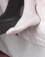【免费视频】皮靴里的白色足球棉袜